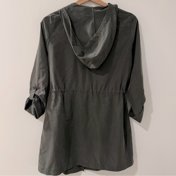 H&M Olive Green Lightweight Parka Diagonal Zip size 2 - Picture 3 of 8